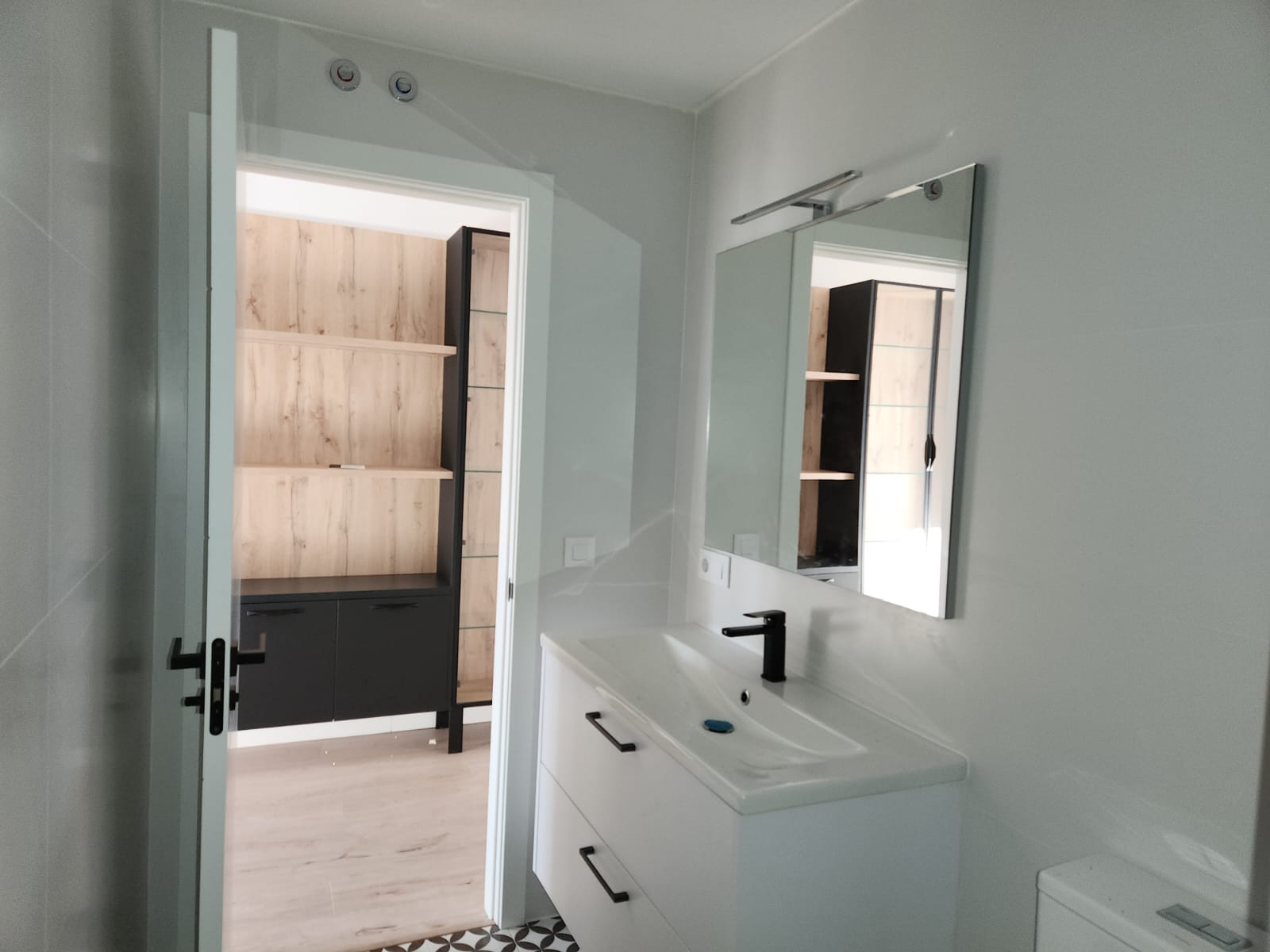 495993c9-dd8a-4a6b-9e32-854defcf03b2